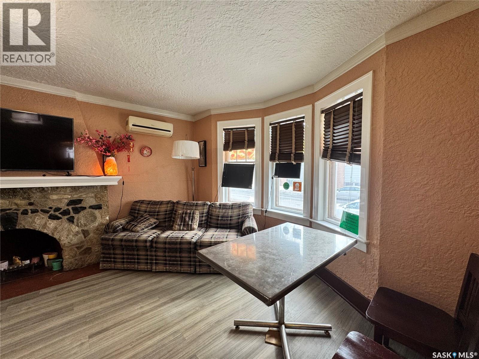 2416 14th Avenue, Regina, Saskatchewan  S4P 0Y3 - Photo 4 - SK032185