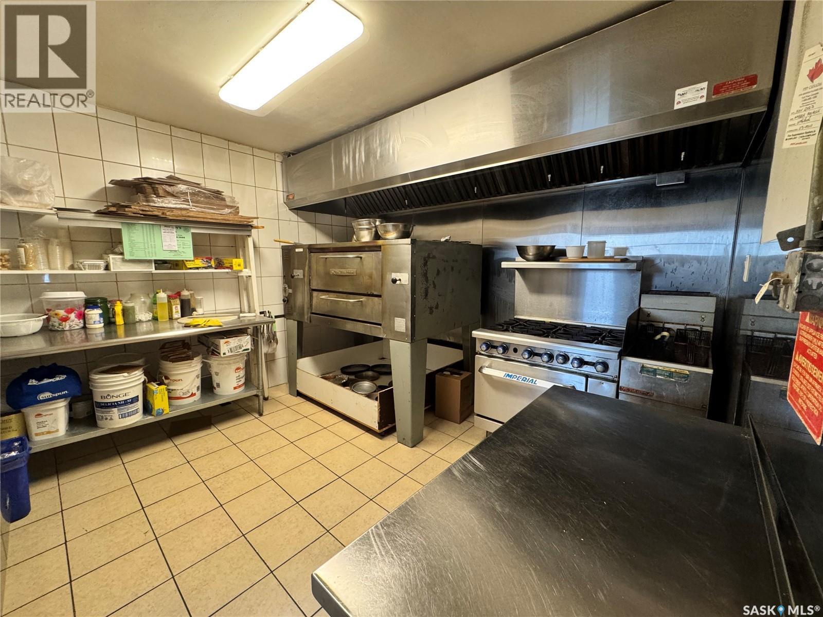 2416 14th Avenue, Regina, Saskatchewan  S4P 0Y3 - Photo 8 - SK032185