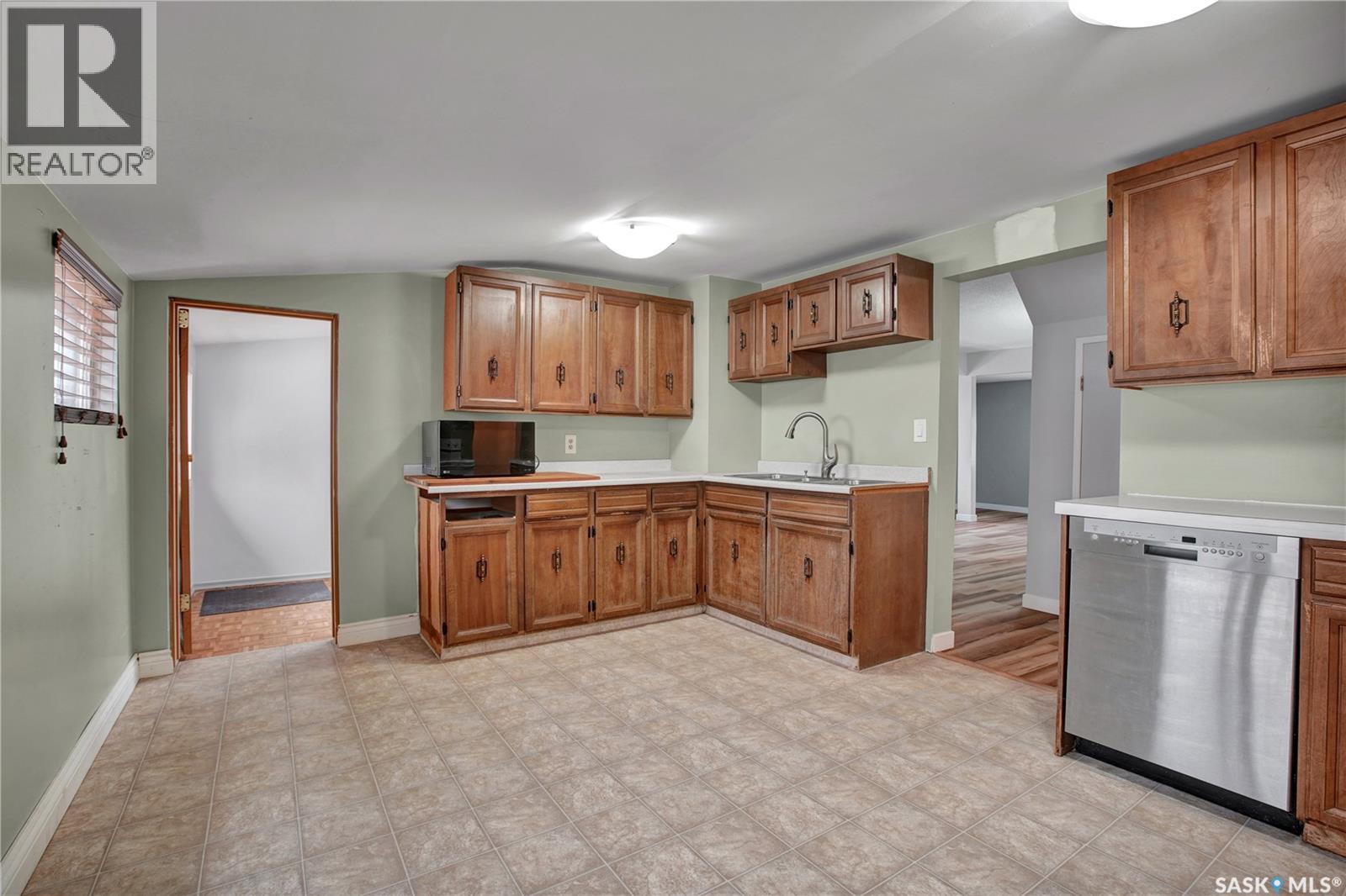 219 27th Street W, Saskatoon, Saskatchewan  S7L 0J4 - Photo 13 - SK032165