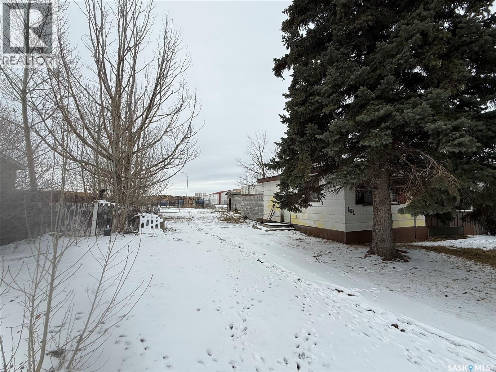 161 Laing Crescent, Weyburn, Saskatchewan  S4H 2R8 - Photo 2 - SK032089