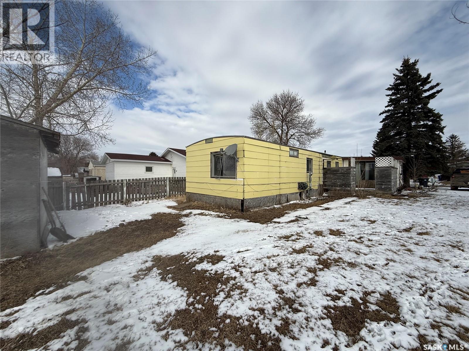 161 Laing Crescent, Weyburn, Saskatchewan  S4H 2R8 - Photo 3 - SK032089