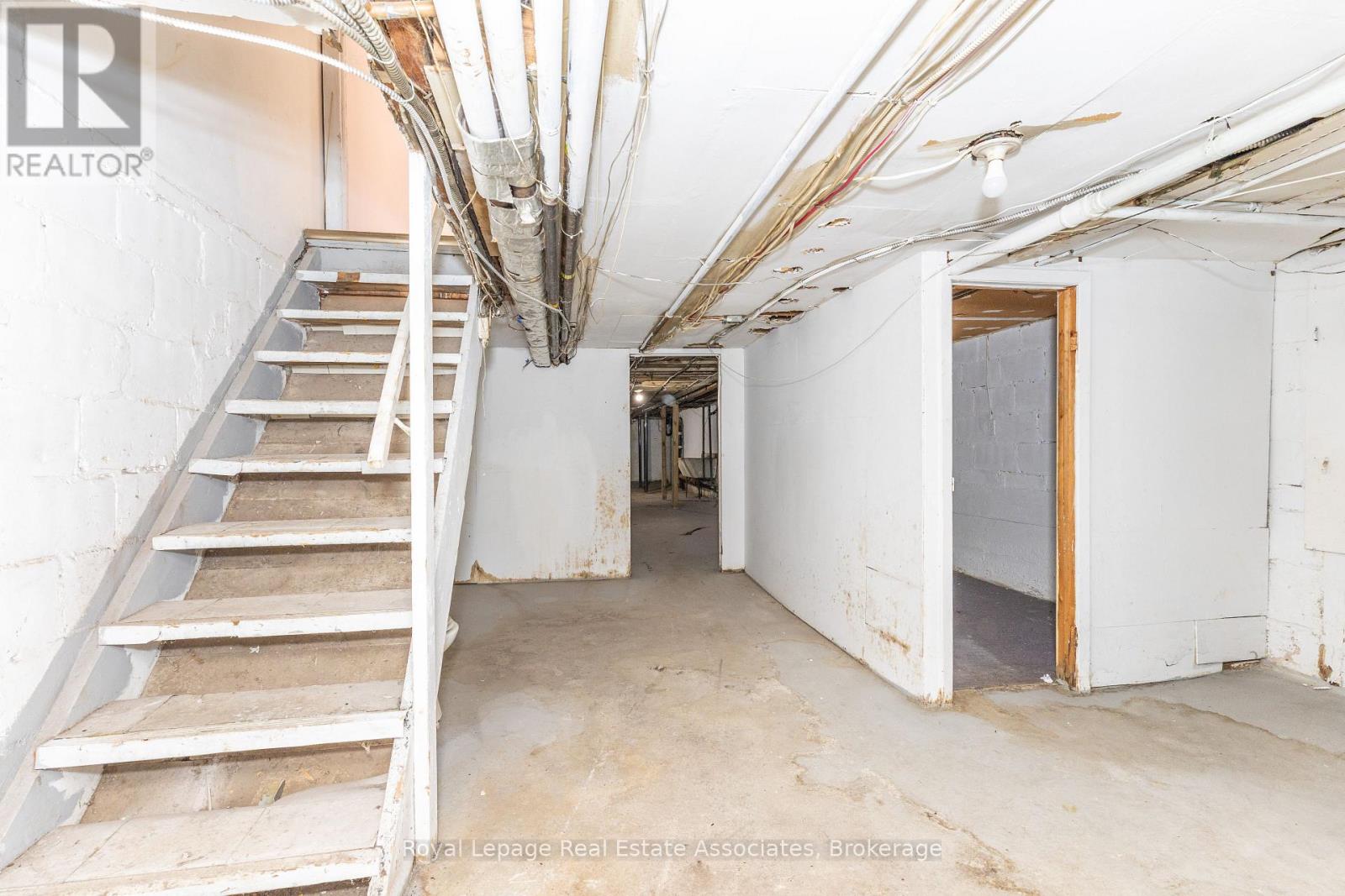 2850 Dufferin Street, Toronto, Ontario  M6B 3S3 - Photo 14 - W12963038