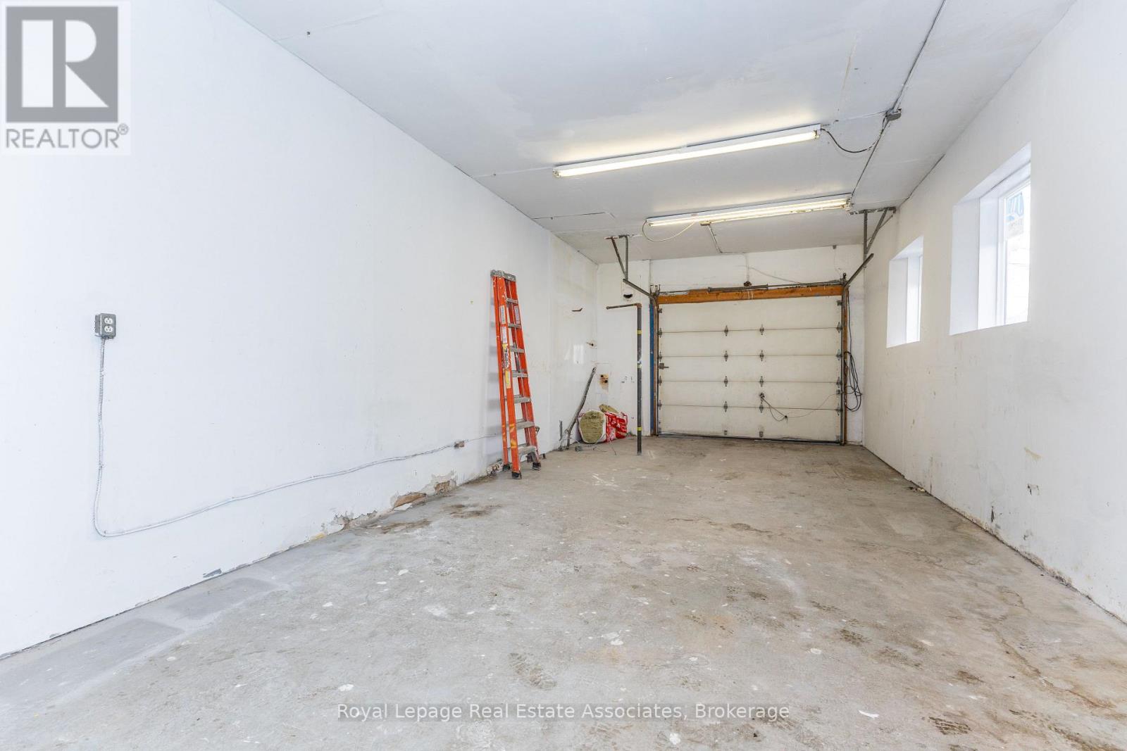 2850 Dufferin Street, Toronto, Ontario  M6B 3S3 - Photo 6 - W12963038