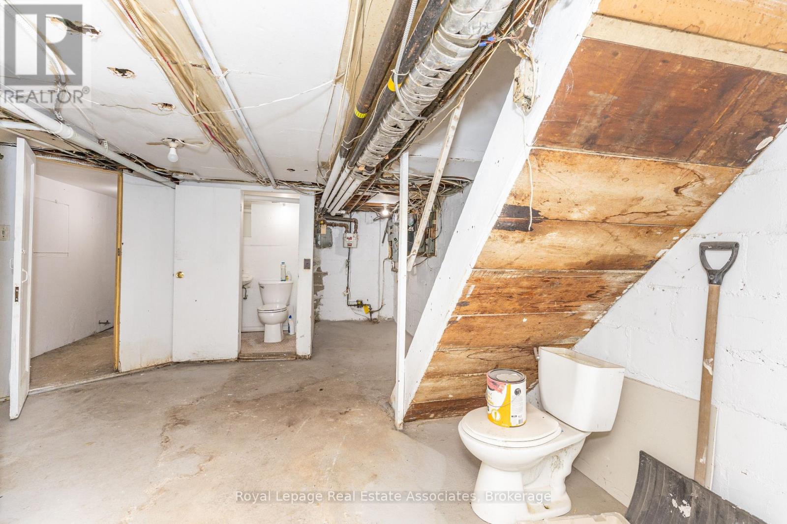 2850 Dufferin Street, Toronto, Ontario  M6B 3S3 - Photo 12 - W12963038