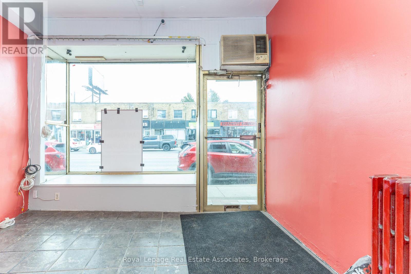 2850 Dufferin Street, Toronto, Ontario  M6B 3S3 - Photo 3 - W12963038