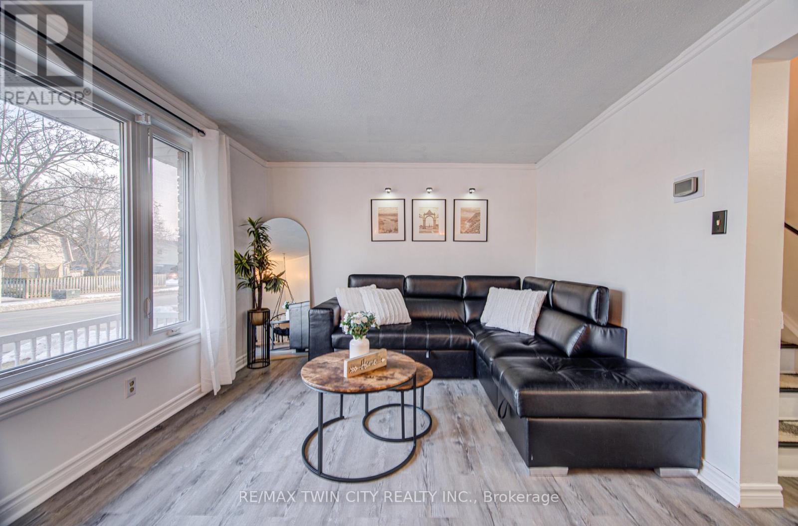 150 Glamis Road, Cambridge, Ontario  N1R 6S9 - Photo 8 - X12896938