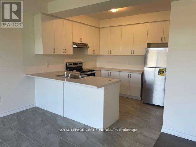 10 Hillcroft Way, Kawartha Lakes, Ontario  K0M 1A0 - Photo 2 - X12960746