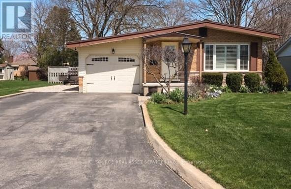 54 First Street W, Woolwich, Ontario  N3B 1H1 - Photo 2 - X12963824