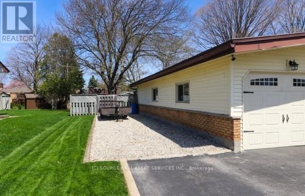 54 First Street W, Woolwich, Ontario  N3B 1H1 - Photo 3 - X12963824