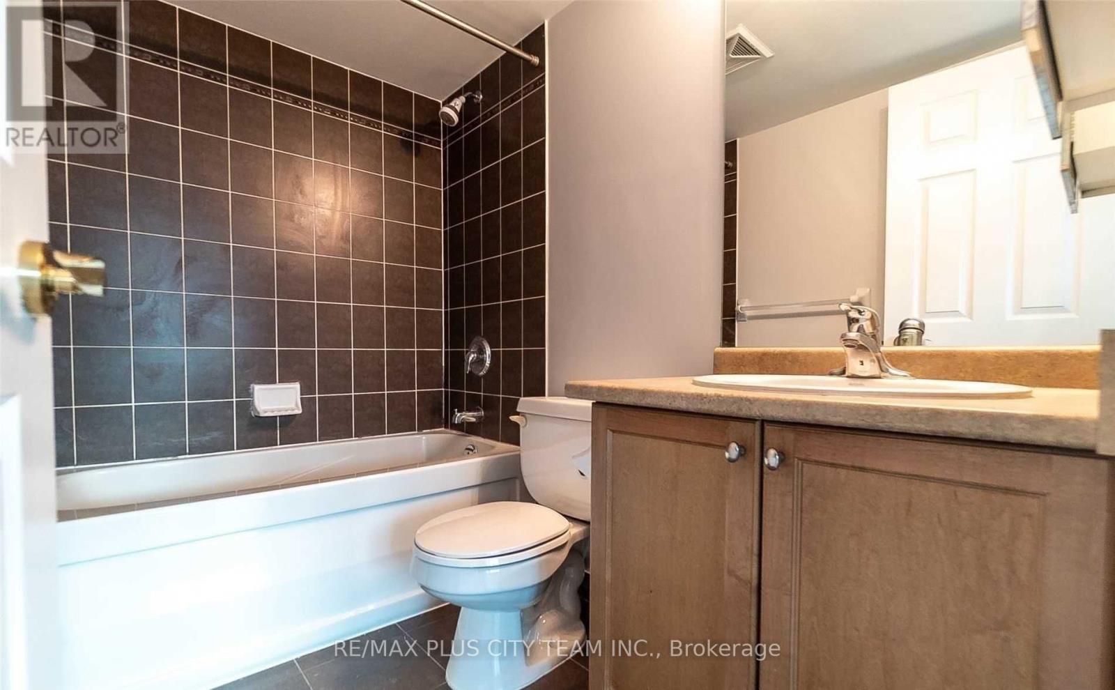 1518 - 51 Lower Simcoe Street, Toronto, Ontario  M5J 3A2 - Photo 18 - C12965008