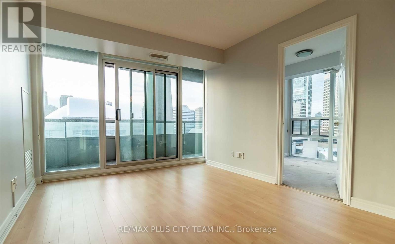 1518 - 51 Lower Simcoe Street, Toronto, Ontario  M5J 3A2 - Photo 4 - C12965008