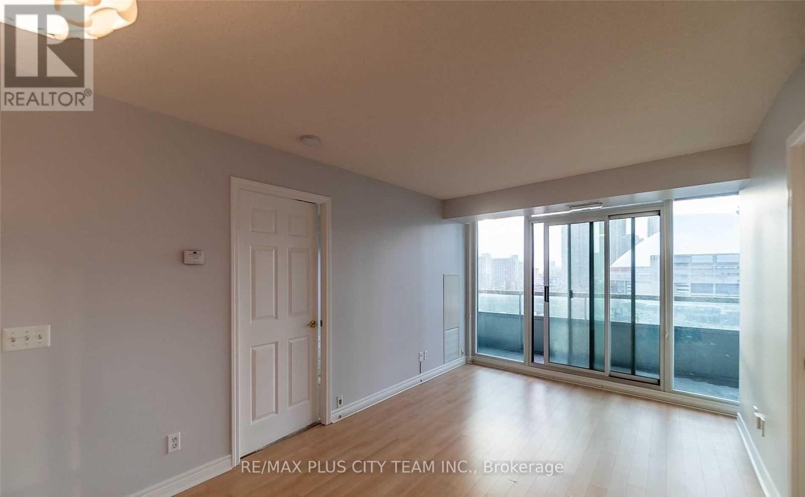 1518 - 51 Lower Simcoe Street, Toronto, Ontario  M5J 3A2 - Photo 6 - C12965008