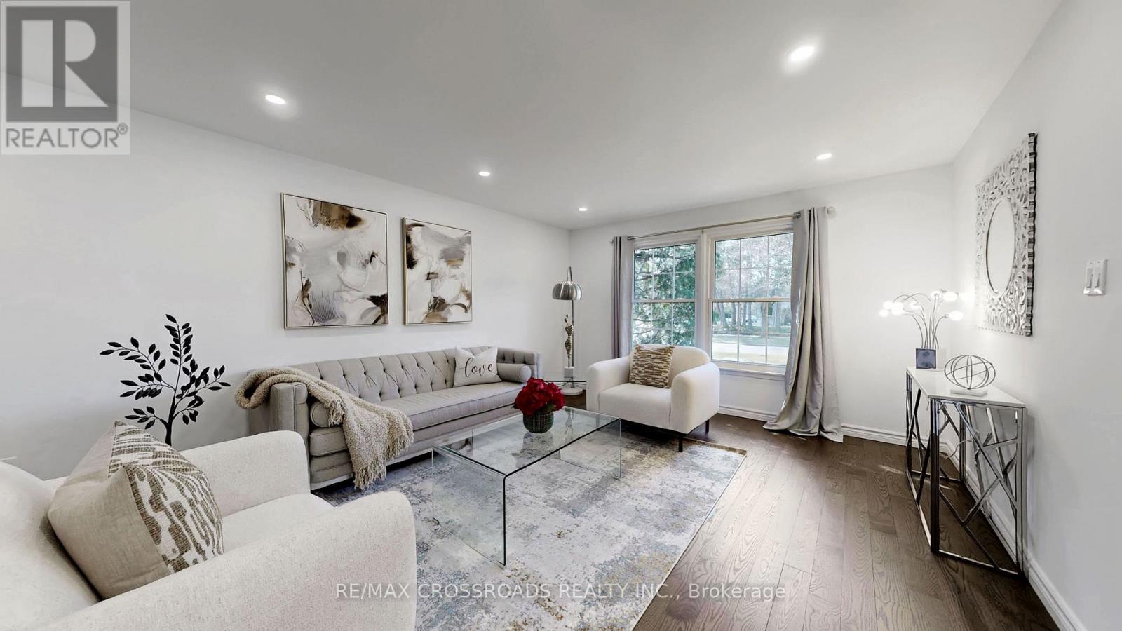 349 Banbury Road, Toronto, Ontario  M2L 2V2 - Photo 2 - C12965014