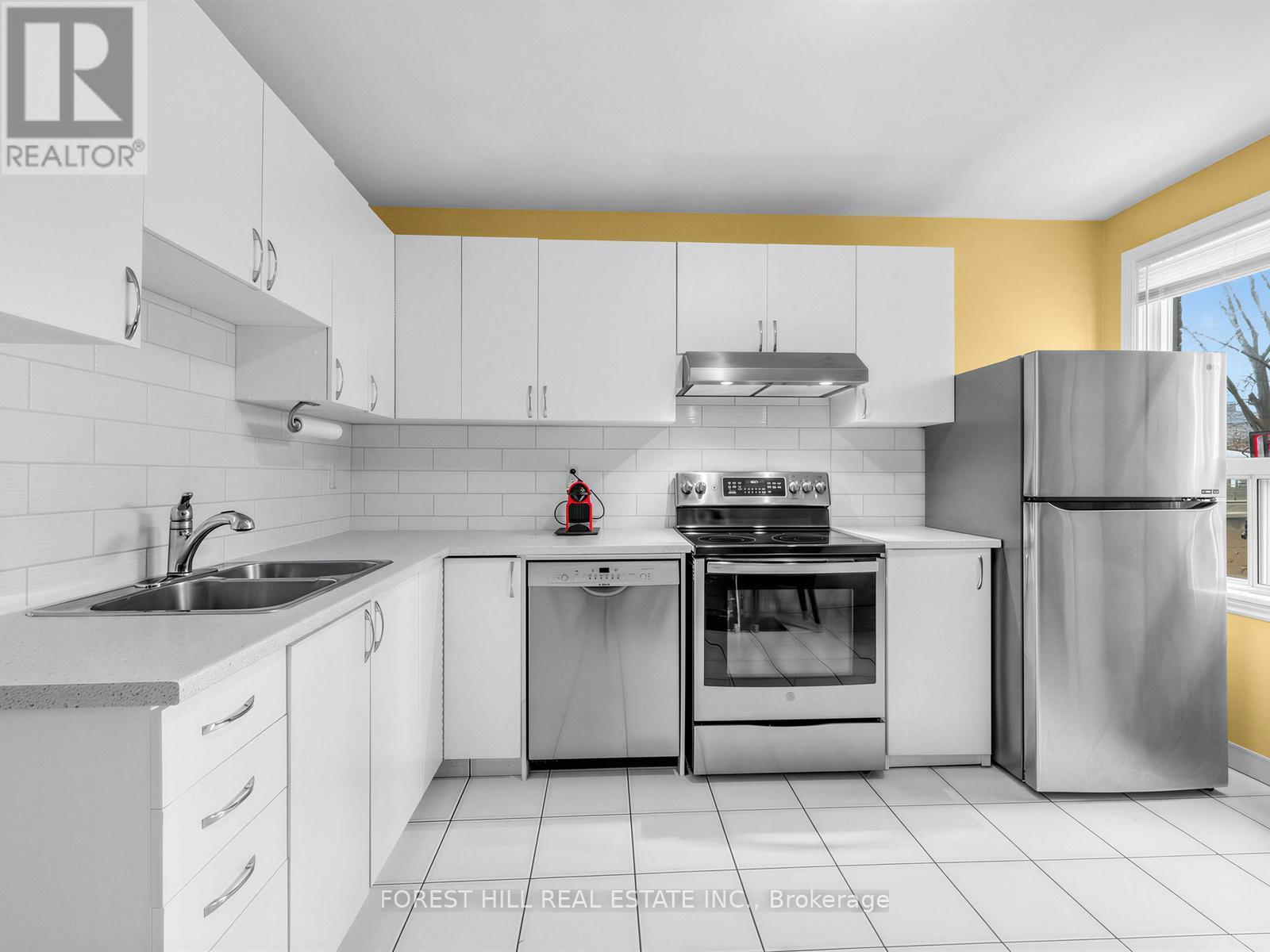 274 St Clarens Avenue, Toronto, Ontario M6H 3W3 - Photo 6 - C12965100