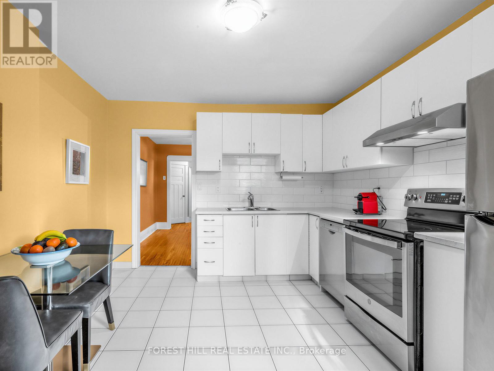 274 St Clarens Avenue, Toronto, Ontario M6H 3W3 - Photo 7 - C12965100