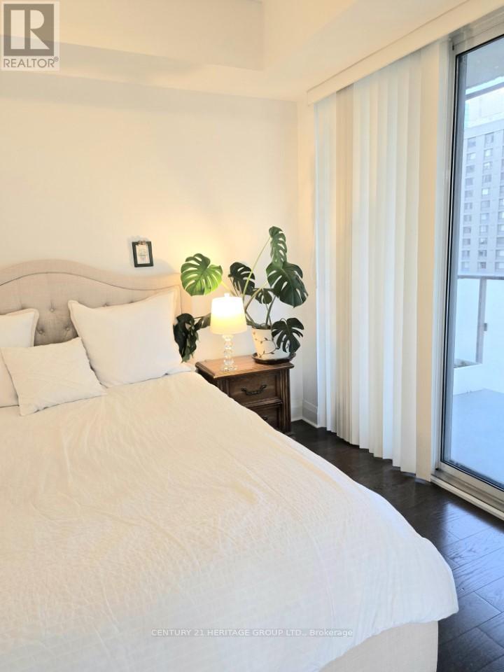 2002 - 65 St Mary Street, Toronto, Ontario  M5S 0A6 - Photo 15 - C12965128