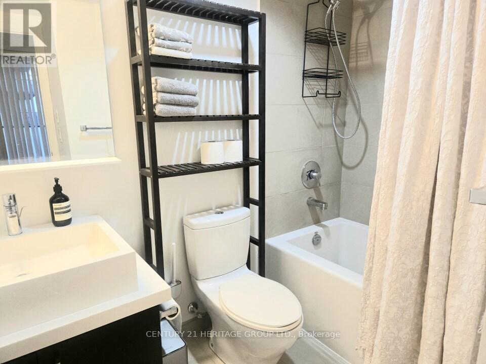 2002 - 65 St Mary Street, Toronto, Ontario  M5S 0A6 - Photo 17 - C12965128