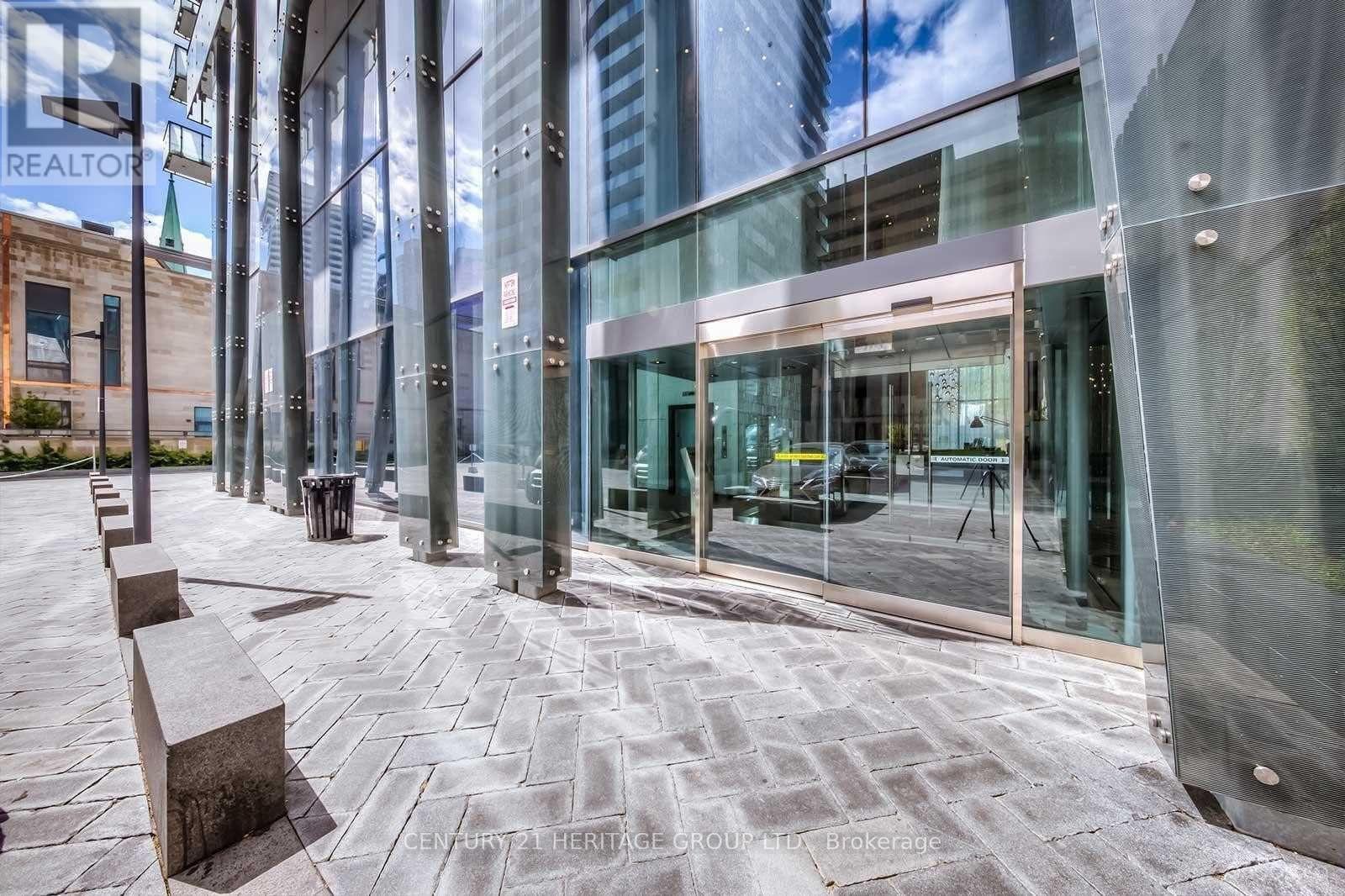 2002 - 65 St Mary Street, Toronto, Ontario  M5S 0A6 - Photo 21 - C12965128