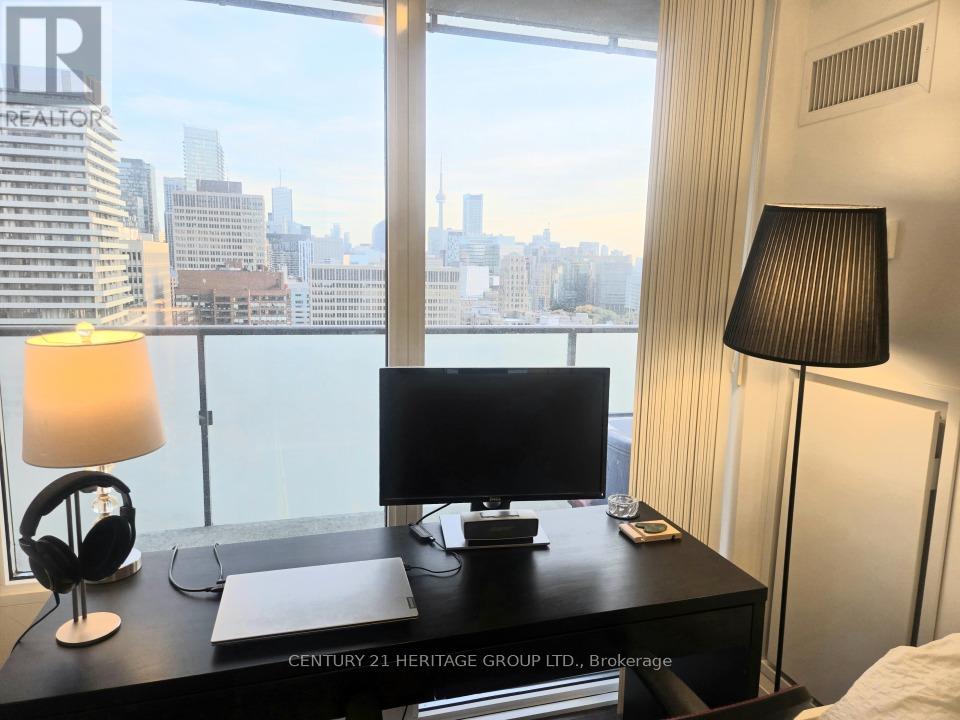 2002 - 65 St Mary Street, Toronto, Ontario  M5S 0A6 - Photo 6 - C12965128