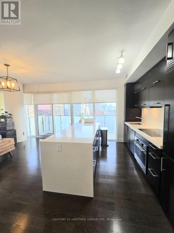 2002 - 65 St Mary Street, Toronto, Ontario  M5S 0A6 - Photo 8 - C12965128