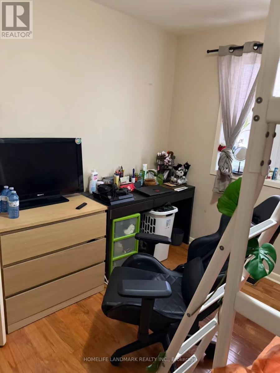 Main - 256 Patricia Avenue, Toronto, Ontario  M2M 1J8 - Photo 11 - C12965138