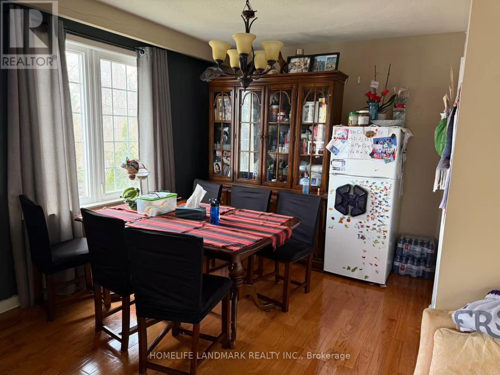 Main - 256 Patricia Avenue, Toronto, Ontario  M2M 1J8 - Photo 3 - C12965138