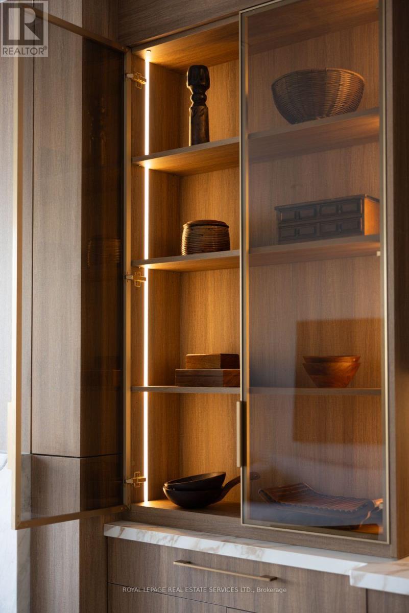 168 Bedford Park Avenue, Toronto, Ontario  M5M 1J3 - Photo 5 - C12965144