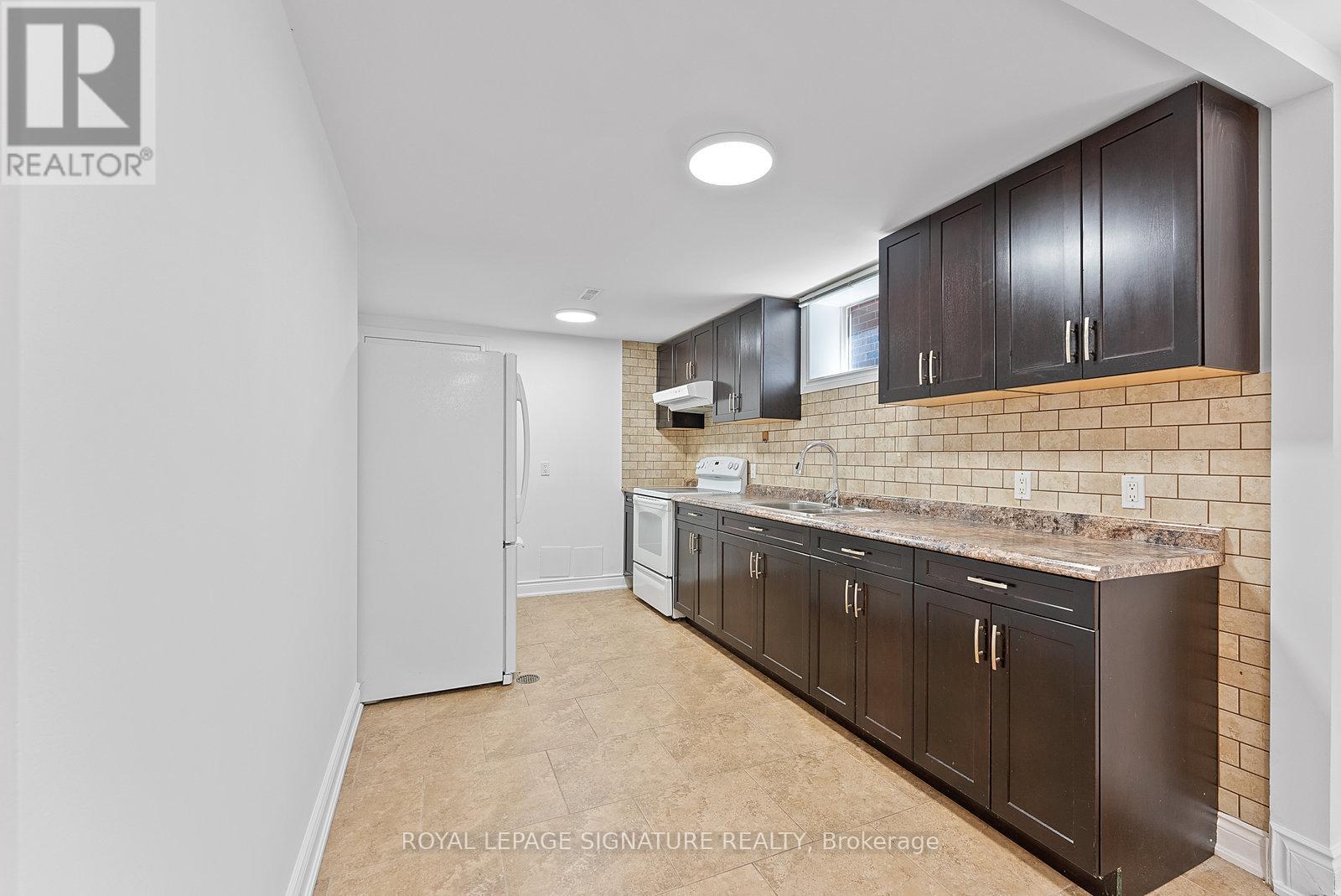 Lower - 502 Westmount Avenue, Toronto, Ontario  M6E 3N5 - Photo 10 - C12965238