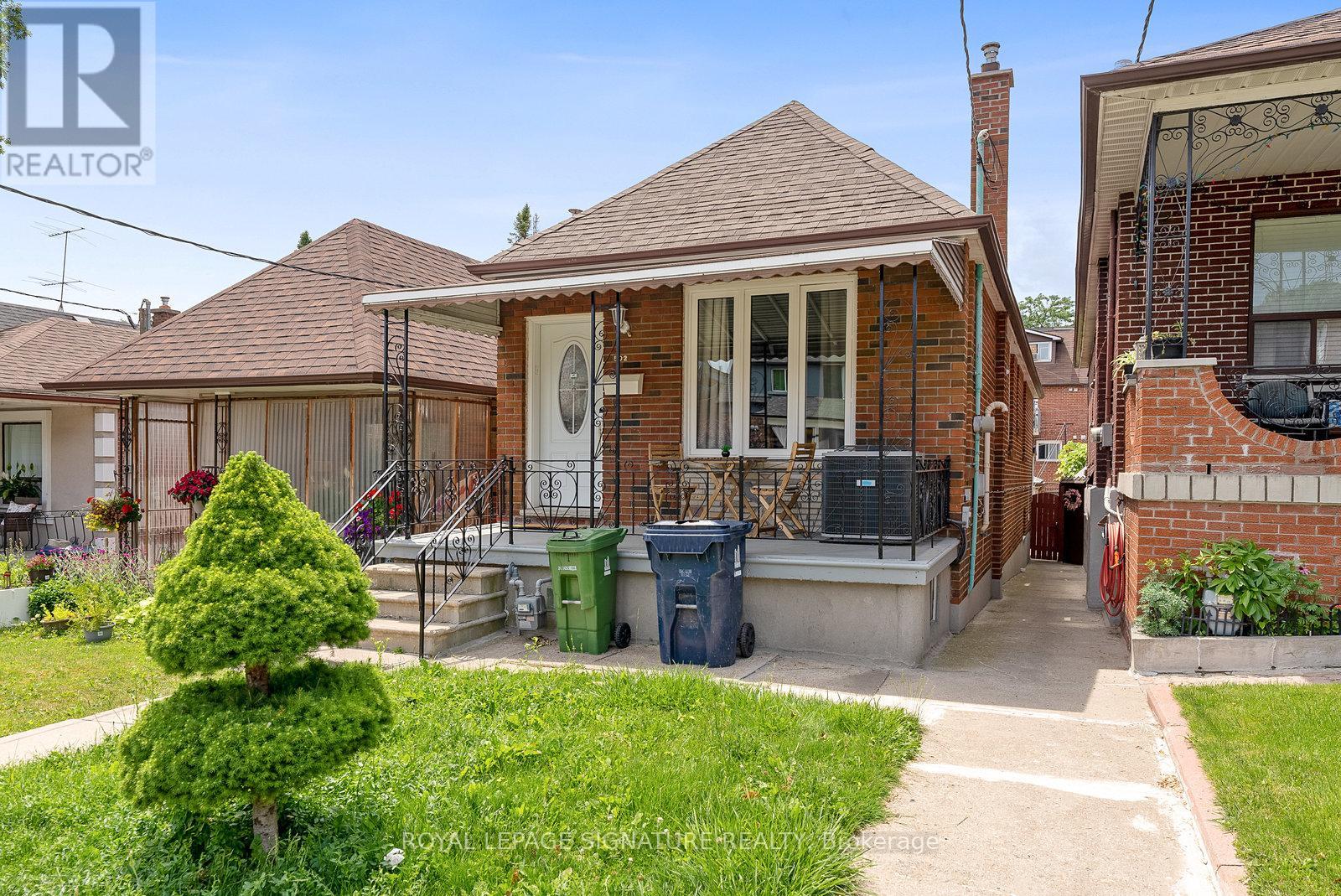 Lower - 502 Westmount Avenue, Toronto, Ontario  M6E 3N5 - Photo 4 - C12965238