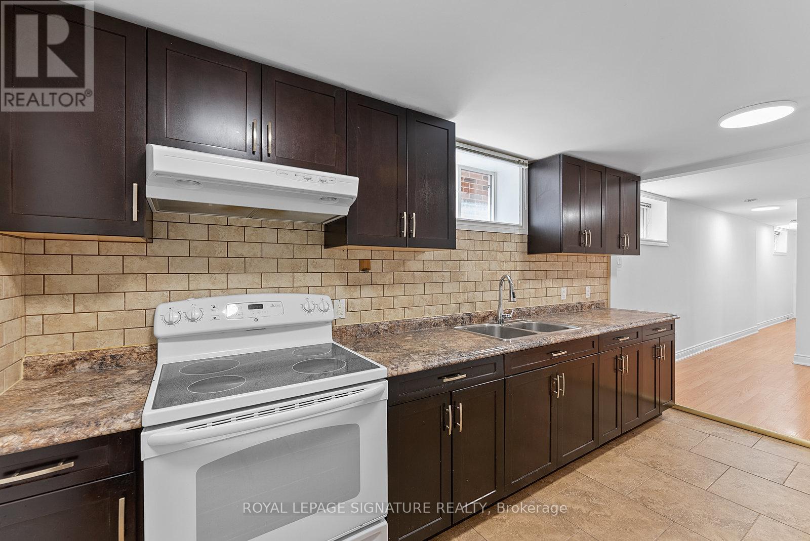 Lower - 502 Westmount Avenue, Toronto, Ontario  M6E 3N5 - Photo 8 - C12965238