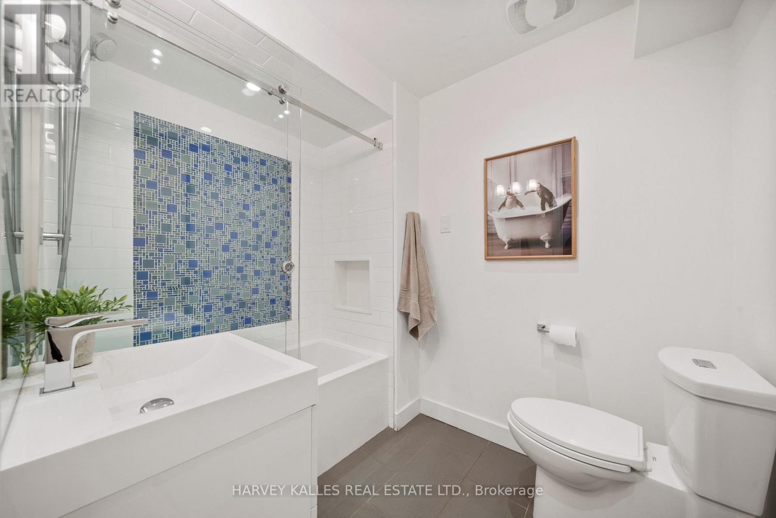 268 Cortleigh Boulevard, Toronto, Ontario  M5N 1P7 - Photo 36 - C12965250