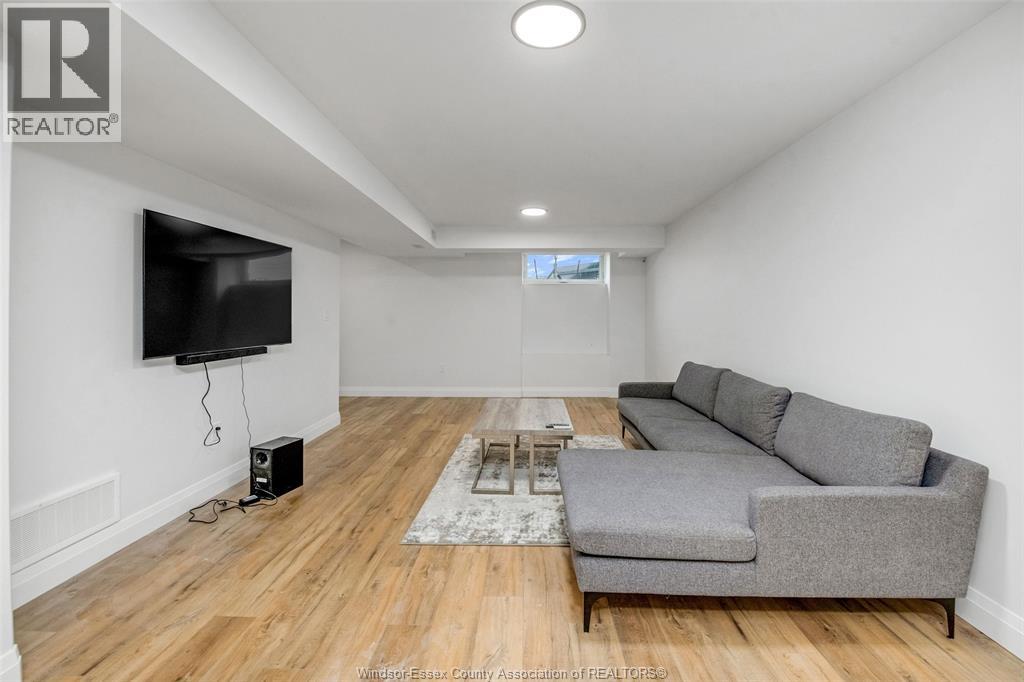 1023 Walker, Windsor, Ontario N8Y 2N6 - Photo 29 - 26007220