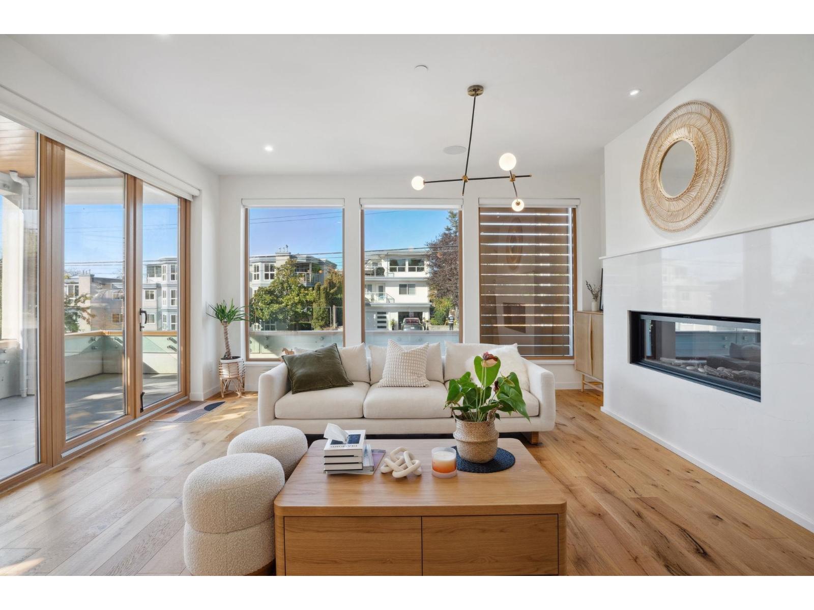 828 Stevens Street, White Rock, British Columbia  V4B 4X2 - Photo 7 - R3107347