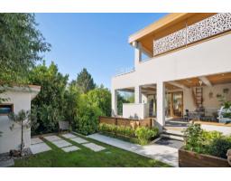 828 STEVENS STREET, White Rock, British Columbia