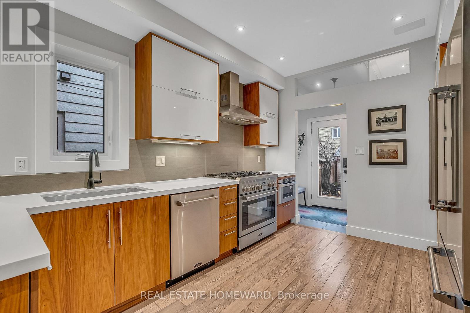 3 Howie Avenue, Toronto, Ontario  M4M 2H9 - Photo 5 - E12965042