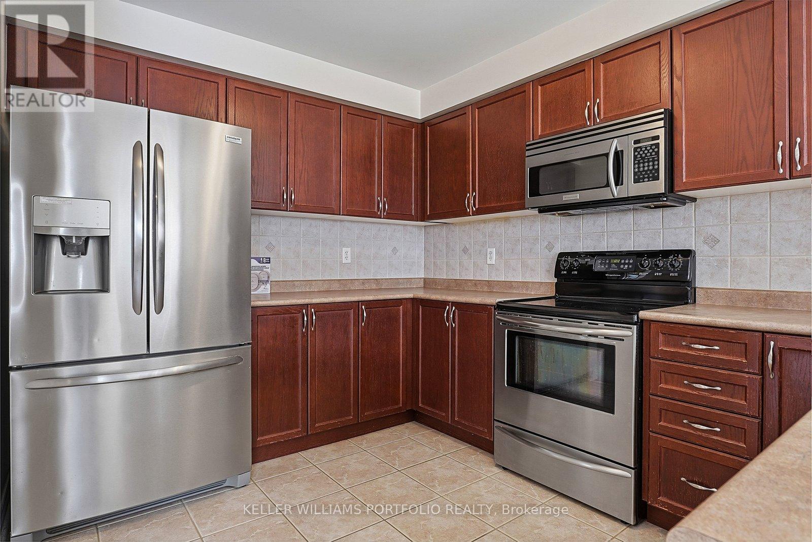 32 Warnford Circle, Ajax, Ontario  L1T 0J6 - Photo 21 - E12965076