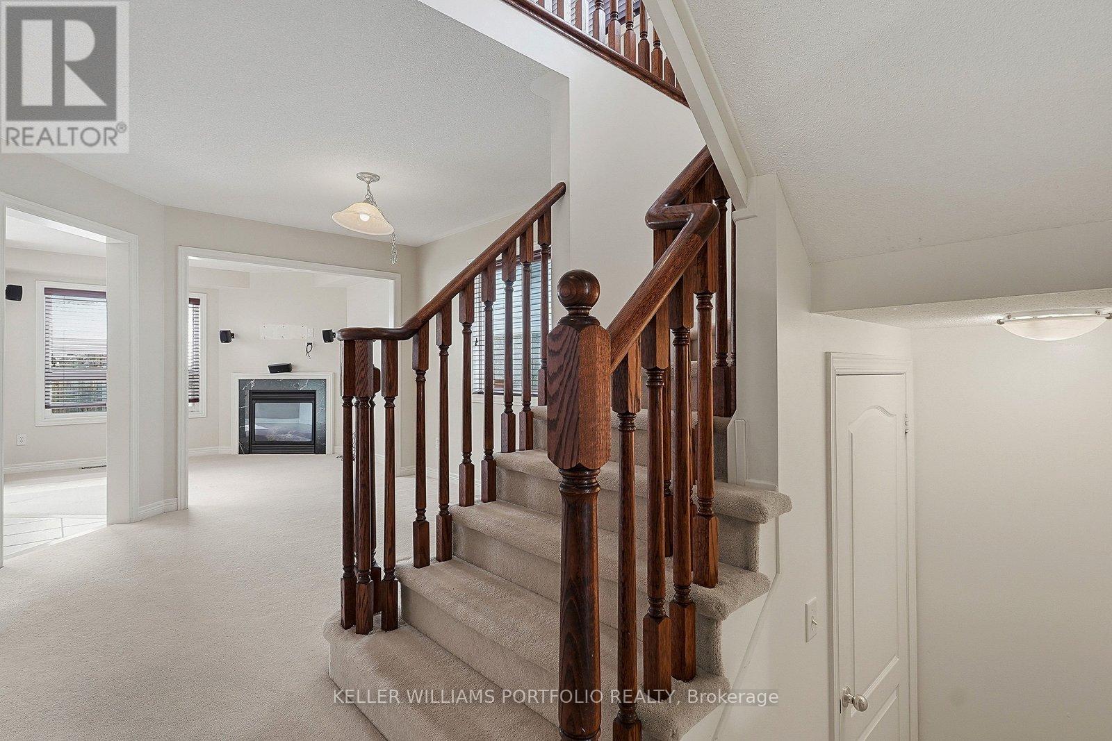 32 Warnford Circle, Ajax, Ontario  L1T 0J6 - Photo 9 - E12965076