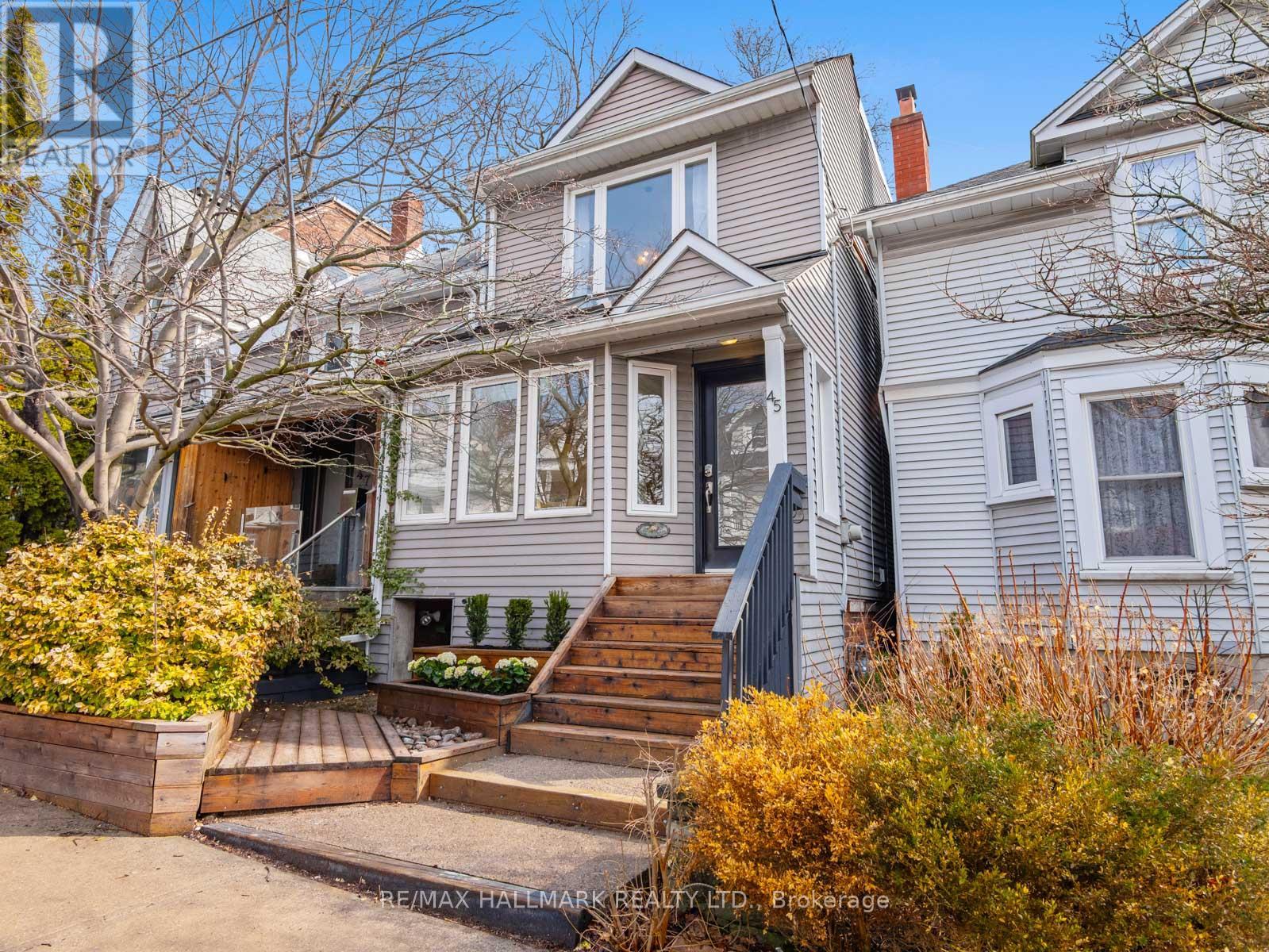 45 WHEELER AVENUE, Toronto, Ontario