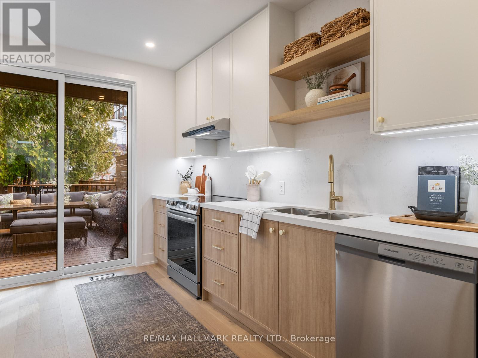 45 Wheeler Avenue, Toronto, Ontario  M4L 3V3 - Photo 15 - E12965096