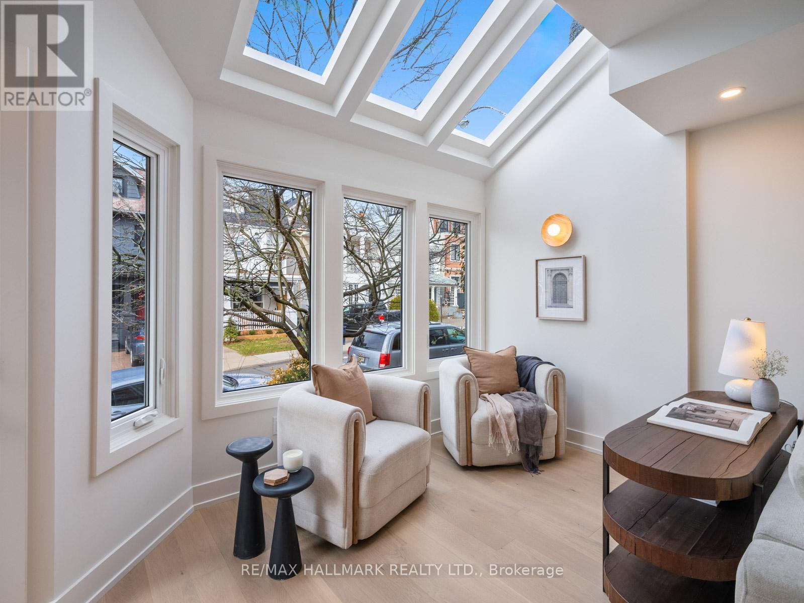 45 Wheeler Avenue, Toronto, Ontario  M4L 3V3 - Photo 3 - E12965096