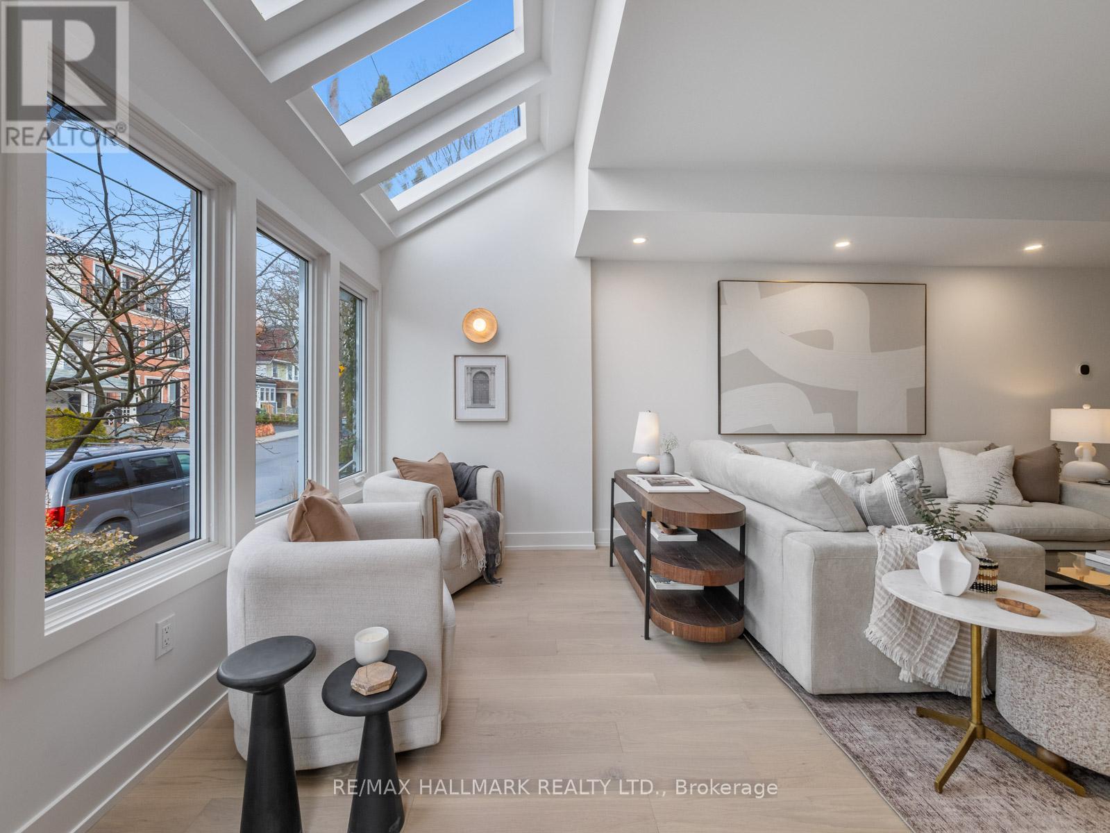 45 Wheeler Avenue, Toronto, Ontario  M4L 3V3 - Photo 4 - E12965096