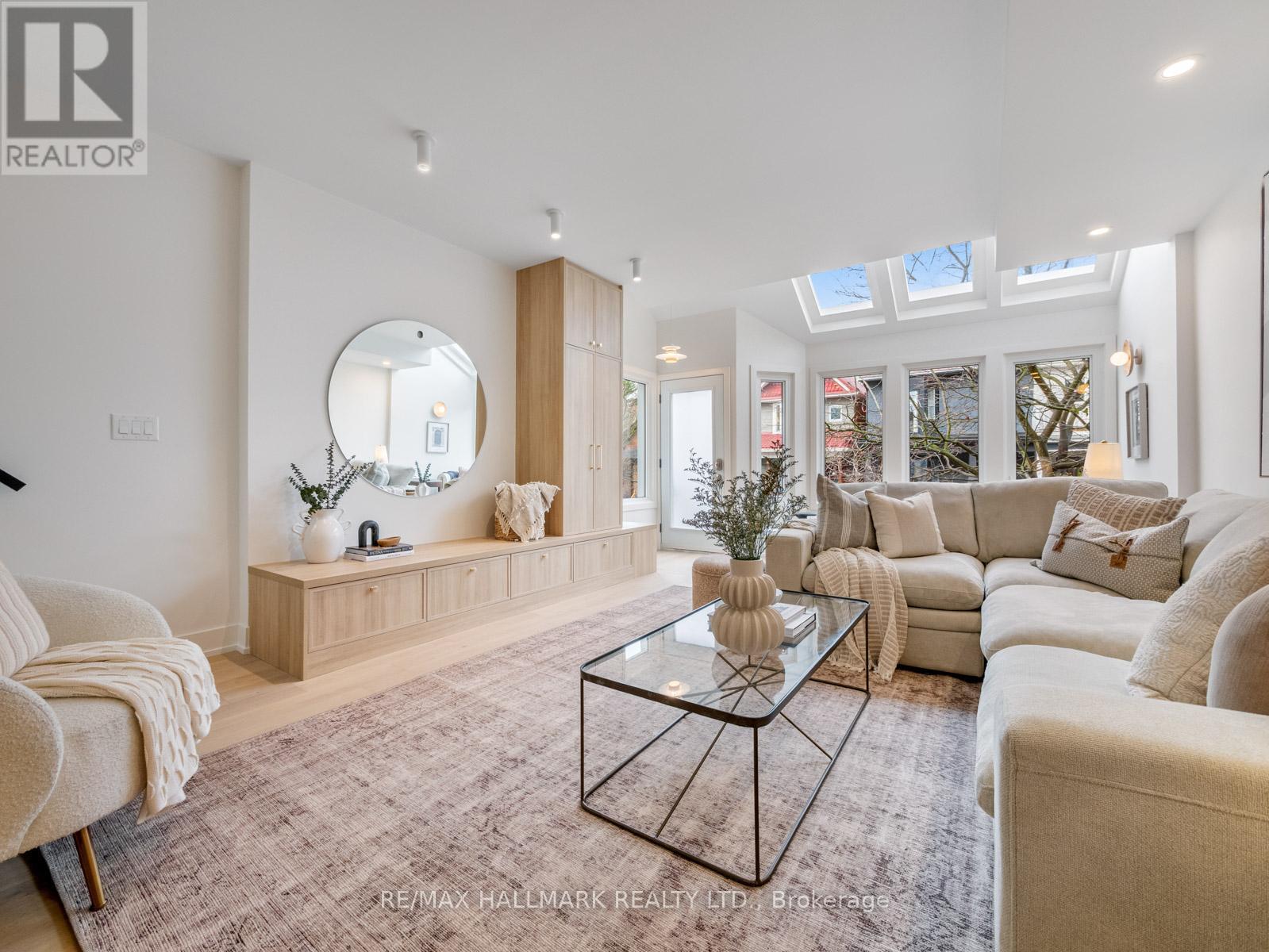 45 Wheeler Avenue, Toronto, Ontario  M4L 3V3 - Photo 7 - E12965096