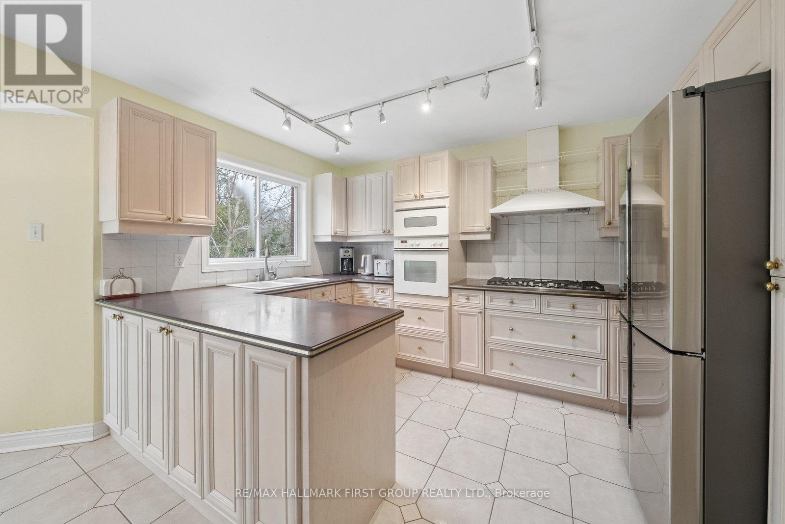 1811 Westcreek Drive, Pickering, Ontario  L1V 6J8 - Photo 12 - E12965106