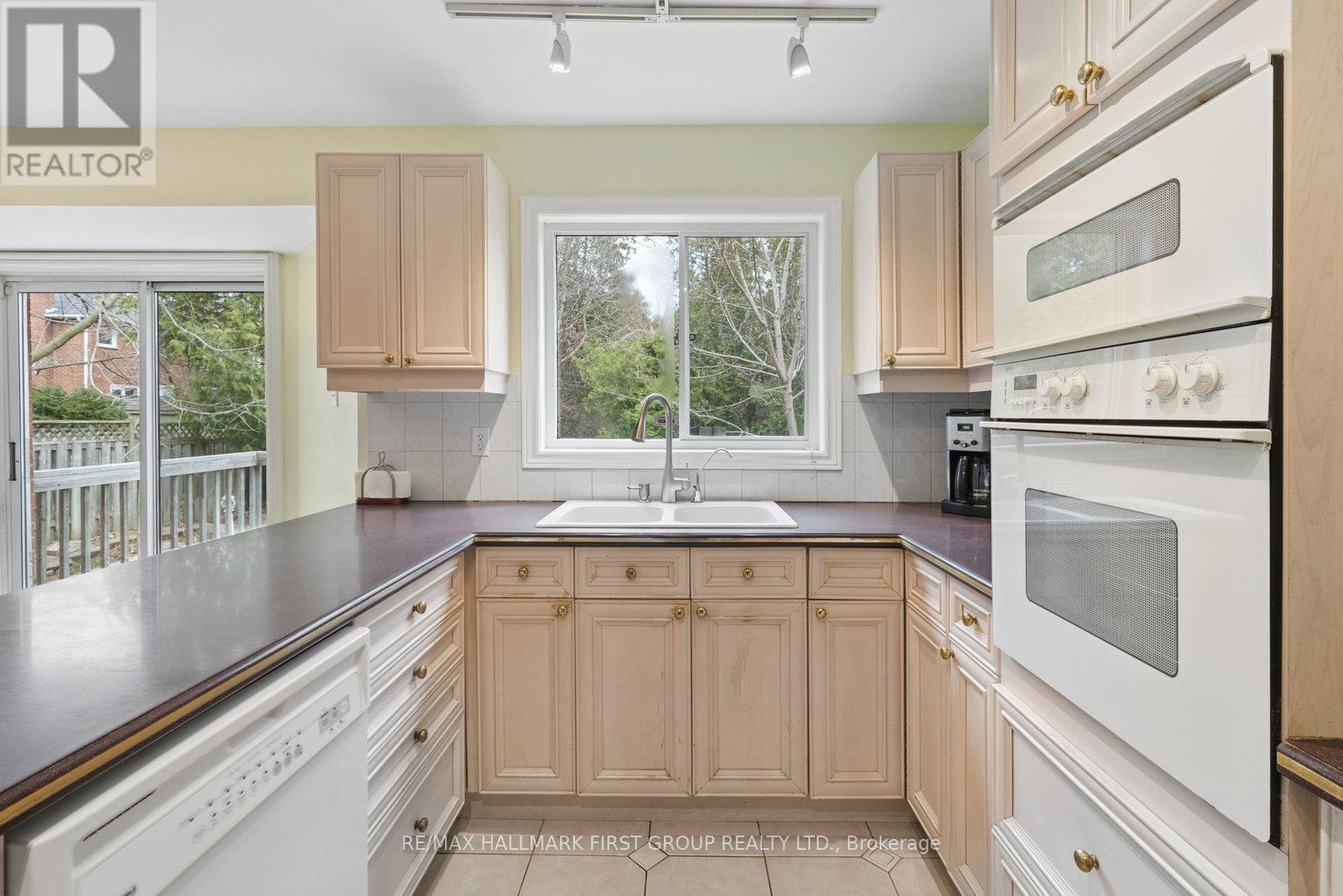 1811 Westcreek Drive, Pickering, Ontario  L1V 6J8 - Photo 13 - E12965106