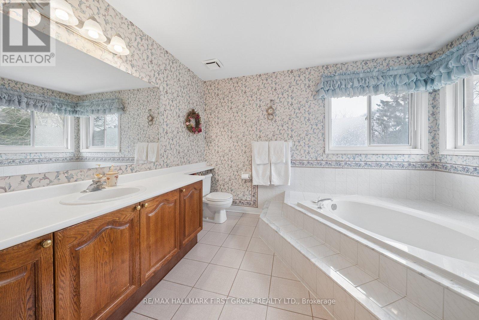 1811 Westcreek Drive, Pickering, Ontario  L1V 6J8 - Photo 25 - E12965106