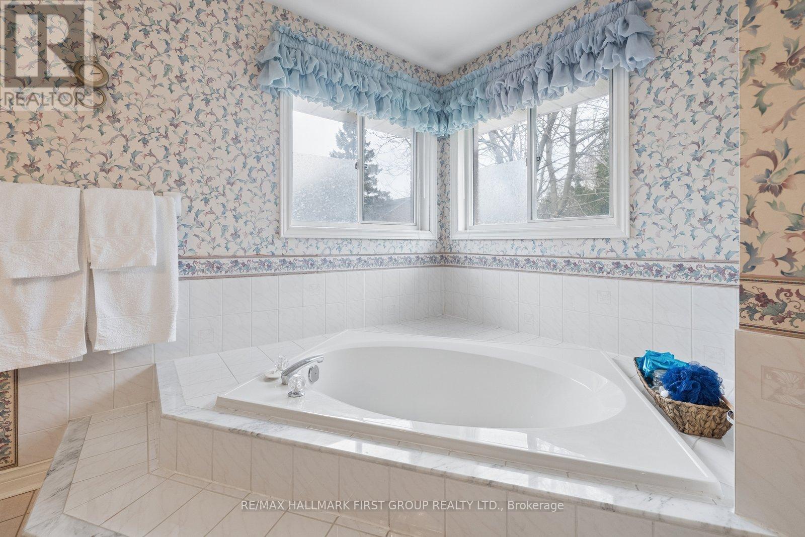 1811 Westcreek Drive, Pickering, Ontario  L1V 6J8 - Photo 26 - E12965106