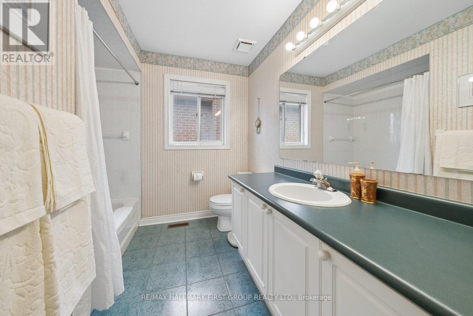 1811 Westcreek Drive, Pickering, Ontario  L1V 6J8 - Photo 34 - E12965106