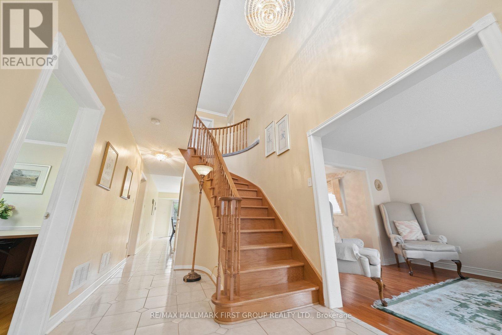 1811 Westcreek Drive, Pickering, Ontario  L1V 6J8 - Photo 5 - E12965106