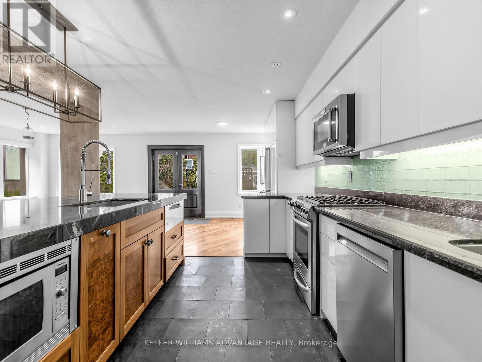 2 Park Avenue, Toronto, Ontario  M4E 1B6 - Photo 12 - E12965160