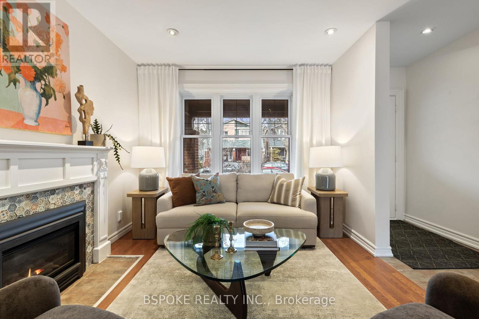 291 Gainsborough Road, Toronto, Ontario  M4L 3C8 - Photo 7 - E12965354